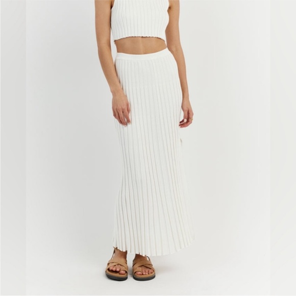 NWT dissh Ada midi skirt - size m